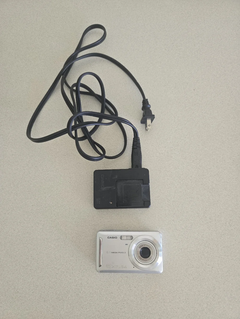 Casio Exilim digital camera 8.1 Mega Pixel 3x zoom